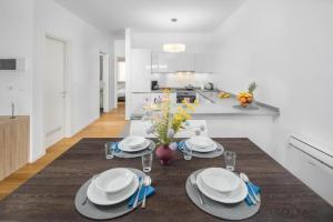 MAJ - ANA - Luxury Family Apartments with Pool