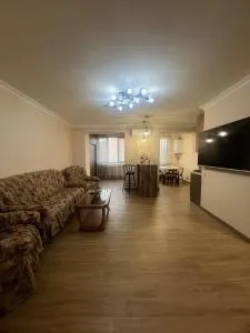 Cozy Appartement near Park - Imeni Tairova