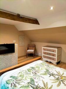 B&B / Chambres d'hotes Les Chambres de Saint Hilaire : Chambre Familiale - Vue sur Jardin