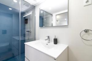 Mourarias Place - Blue Studio