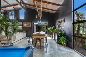The Black Barn - 2 Bedrooms - Huapai