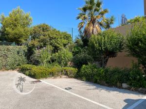 Appartements La Fregate - Grand Appartement avec vue sur la mer - Piscine : photos des chambres