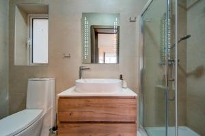 Amazing Location in St Julians, Paceville 2 Bedroom, with Balcony by Vaganza