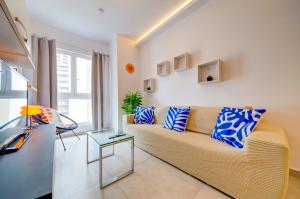 Amazing Location in St Julian's, Paceville 2 Bedroom, with Balcony by Vaganza