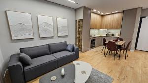 Kris Apartments
