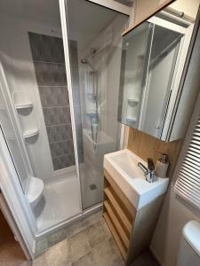 Luxury Seaside Caravan