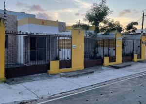 CASA COMPACTA NO PRIVÊ COQUEIRAL COM GARAGEM