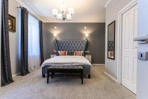 Dallure Boutique - Central, Self Check In