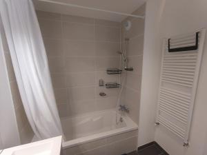 Appartements Apartment in Ville-la-Grand : Appartement 2 Chambres
