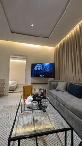 شقه بغرفه وصاله دور ارضي