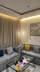 شقه بغرفه وصاله دور ارضي