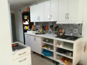 Bett 2 im Männer-2-Bettzimmer NUR Männer Only Men SOLO Hombres