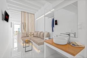 Heart of Mykonos Suites