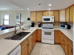 Ocean Breeze West 306