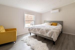 EV Serene Modern Cozy Waterfront Fireplace Cottage