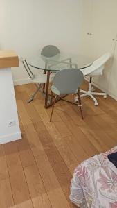 Beautiful apartment with terrace & home cinema in Paris 8