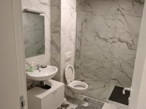 Petica Apartment with Free Parking Near Center