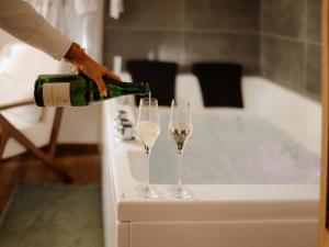 Suite Cara - Logement Atypique Sauna Balneo - Centre Historique