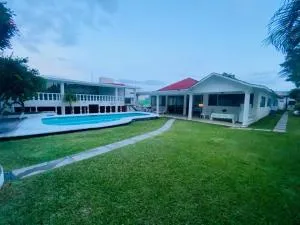 Hermosa casa en Cuernavaca con alberca - Acapantzingo