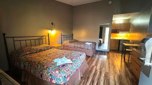 Deluxe Double Room room in Live In Lodge Marietta