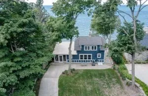 Lake Michigan Beach Cottage - beach access and stunning views. - West Olive