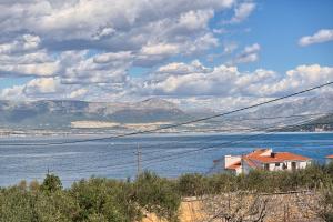 Solis Apartment - Sea View & Relax Pool