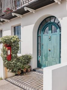 Beautiful Beachfront Townhouse