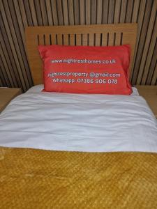 NightRest Homes 5 minutes to Luton Airport -Wifi - Free Parking -Luton