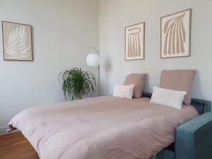 VUE EXCEPTIONNELLE sur la CATHÉDRALE, haut standing et garage privé