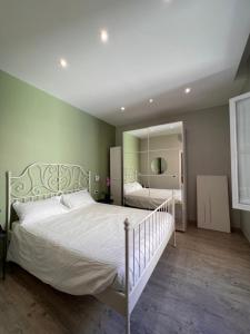 Vatican Green R-Home