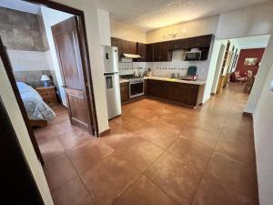 LAS ALAMEDAS Departamentos céntricos con estacionamiento privado