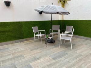 Amplio apartamento con terraza en Bouzas, cerca de la playa.