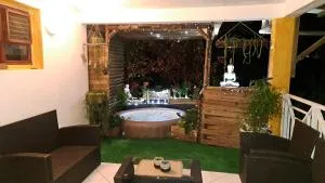 Maison charmante au Vauclin avec vue sur la montagne - La Massel