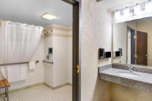 Sonesta Essential Houston Hobby Airport