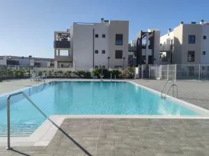 Serene Luxury Apartment with Pool - Viento Azul - 安提瓜