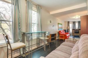 2 Mi to Red Line Chicago Home Near Sherman Park