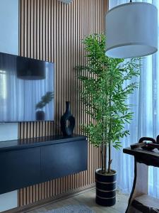 Cozy, Spacious 1 Bedroom Condo, reach St Lukes BGC by foot