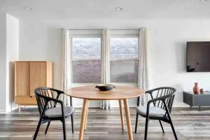 Modern Charming 3 bedroom apartment 15 mins to NYC!