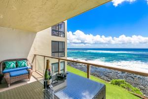 Kuhio Shores 319: Oceanfront in Poipu with AC!