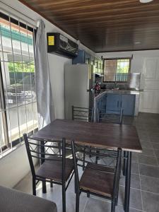 Casa Tucan 2bdr beach house AC BBQ Playa Blanca