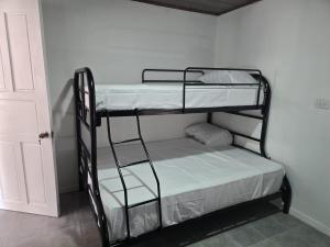 Casa Tucan 2bdr beach house AC BBQ Playa Blanca