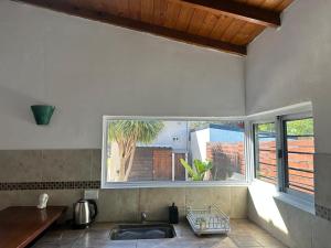 Las Gardenias Apart