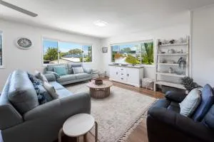 Modern Urangan Beach House Close To Beach - Urangan