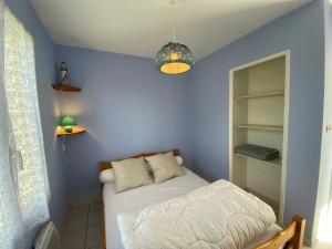 Maisons de vacances Charmante maisonnette, proche mer, equipee, 3 chambres, terrasse - FR-1-709-49 : photos des chambres
