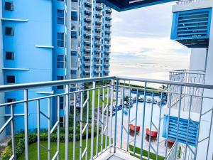 Luxury 2BR Corner near Solaire & Okada II Sunset