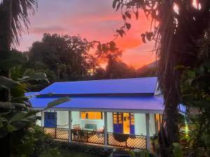Wonderland Master Bedroom - 3hvězdičkové hotely ve městě Petit-Bourg