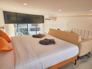 Pool Access Luxury Townhouse