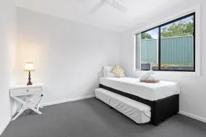 Valerie's Serene Laneway Retreat - Berkeley Vale