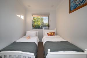 B1 AirportHaven - Free Parking & Modern Comfort