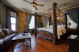 Historic FlatIron in the Heart of Hot Springs - 温泉城